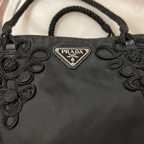 A lovely nylon Prada shoulder tote🔥 - Picture 5 of 6
